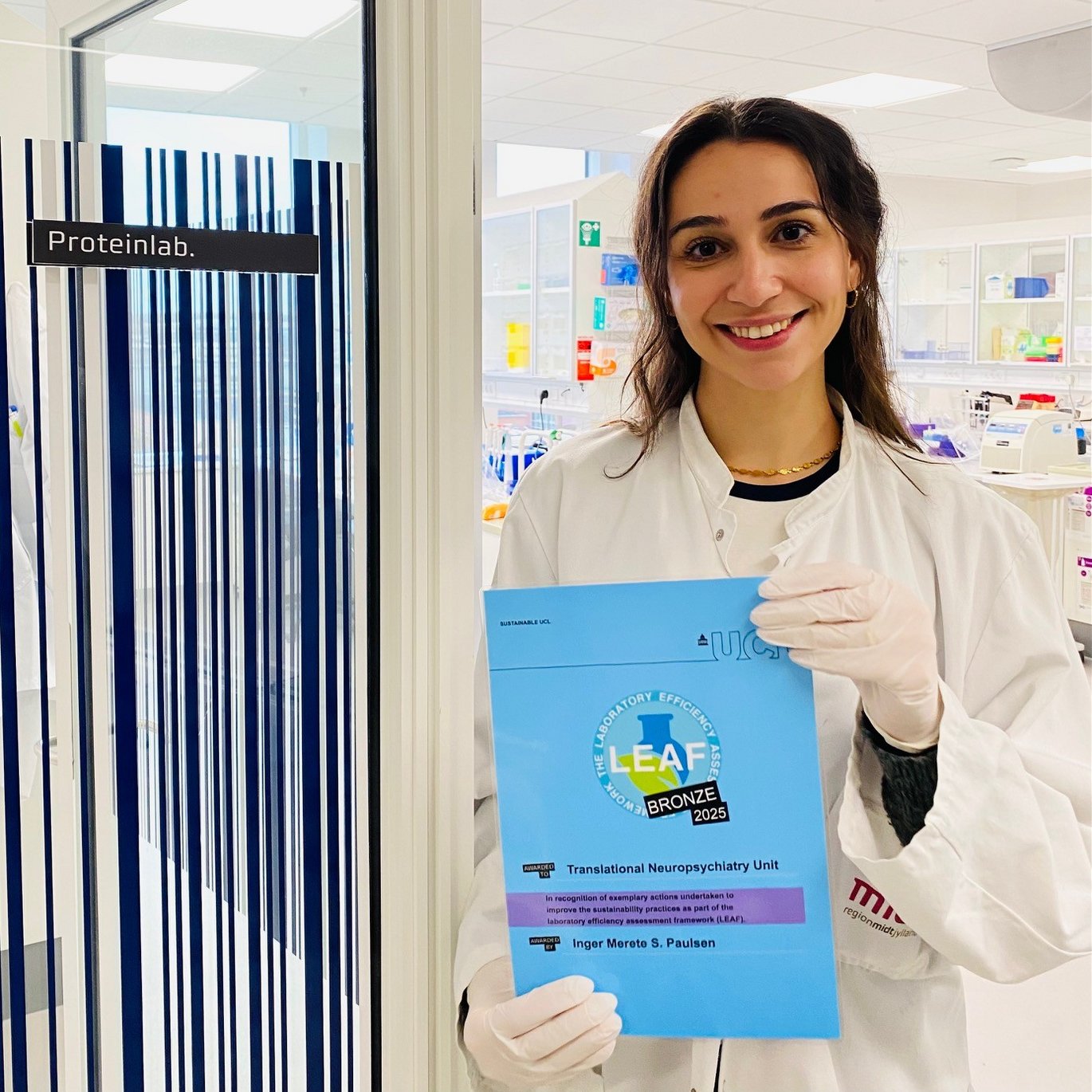 Gülendam Sezer with the LEAF Bronze Certificate