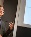 Ebbe Bødtkjer fik overrakt Jens Christian Skou-prisen ved et arrangement på Health fredag den 4. oktober 2019. Her præsenterede han samtidig sin forskning for familie og kolleger, som var mødt op for at fejre ham. Foto: Lars Kruse/AU.